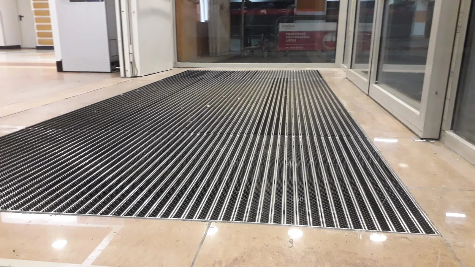 Kājslauķis ABI Alucable ar birstēm, 1000 x 600 mm