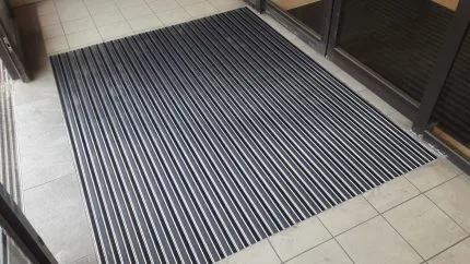 Kājslauķis ABI Alucable ar birstēm un gumiju, 1000 x 600 mm