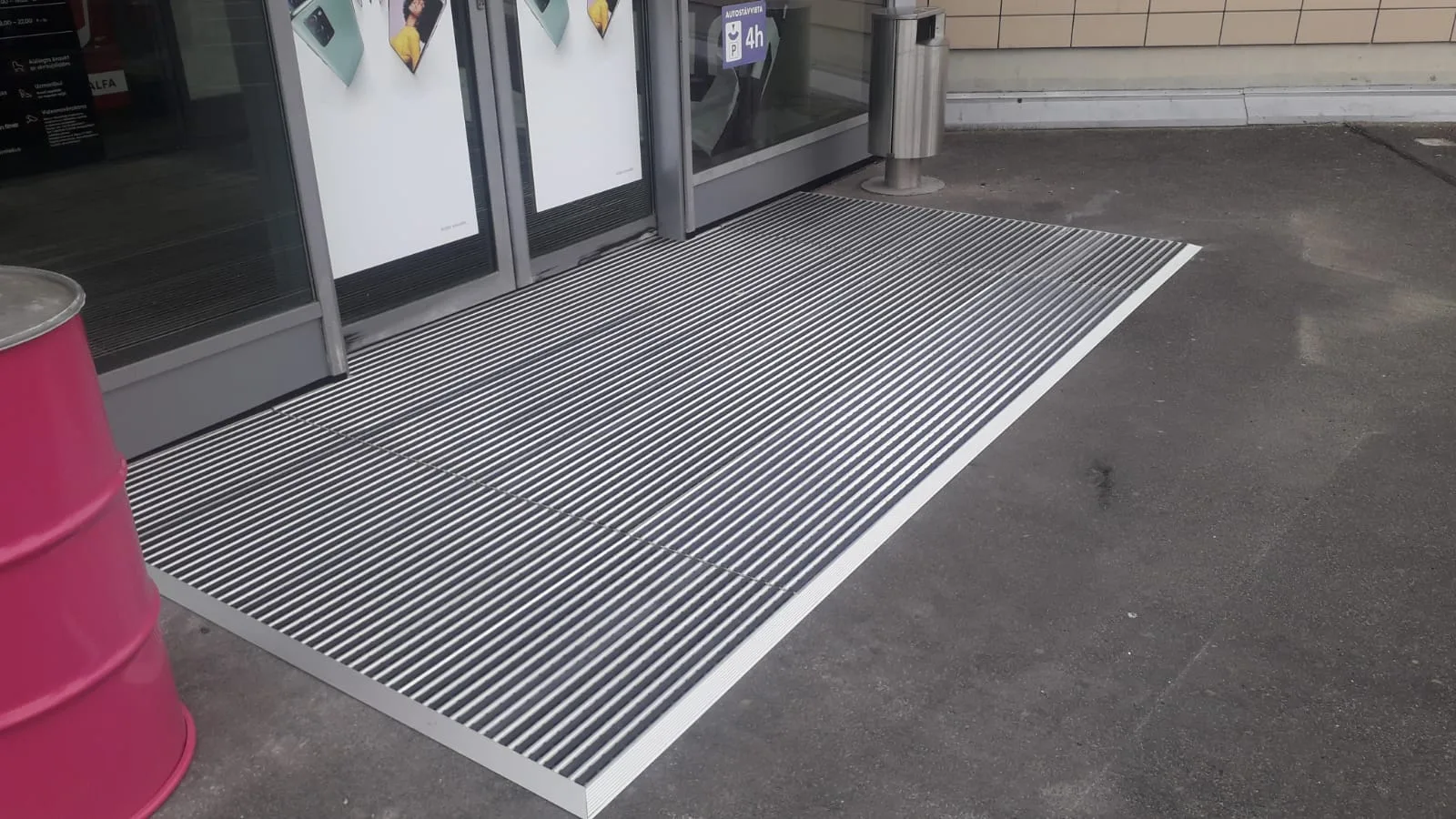 Kājslauķis ABI Alucable ar birstēm, 1000 x 600 mm